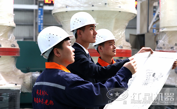 精湛技術(shù)人員現(xiàn)場指導設備的生產(chǎn)、制造