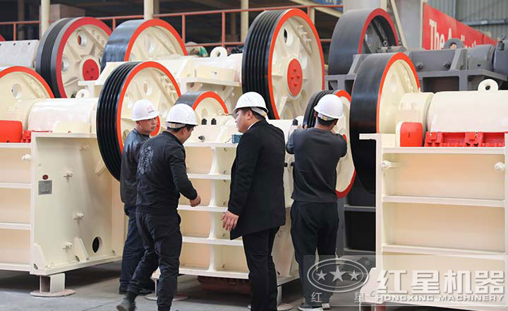 用戶來廠考察，多種設備型號讓用戶眼見為實